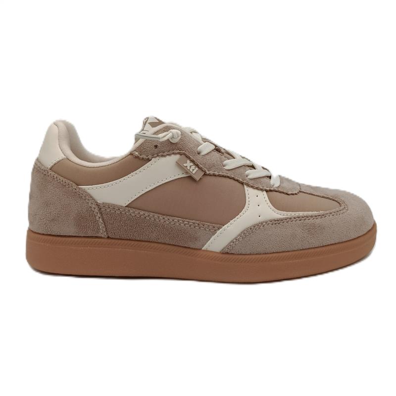 Deportivos efecto ante Beige