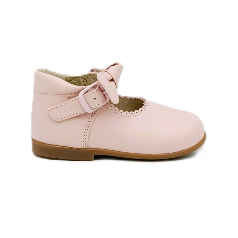 Bota mercedes piel Rosa cierre hebilla. Lazo.